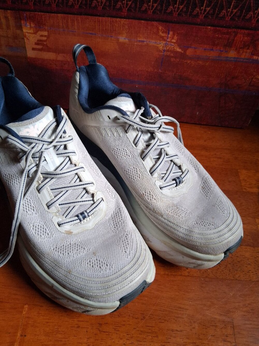 HOKA One One silver/gray sz 10D Running Shoes/ Sneakers